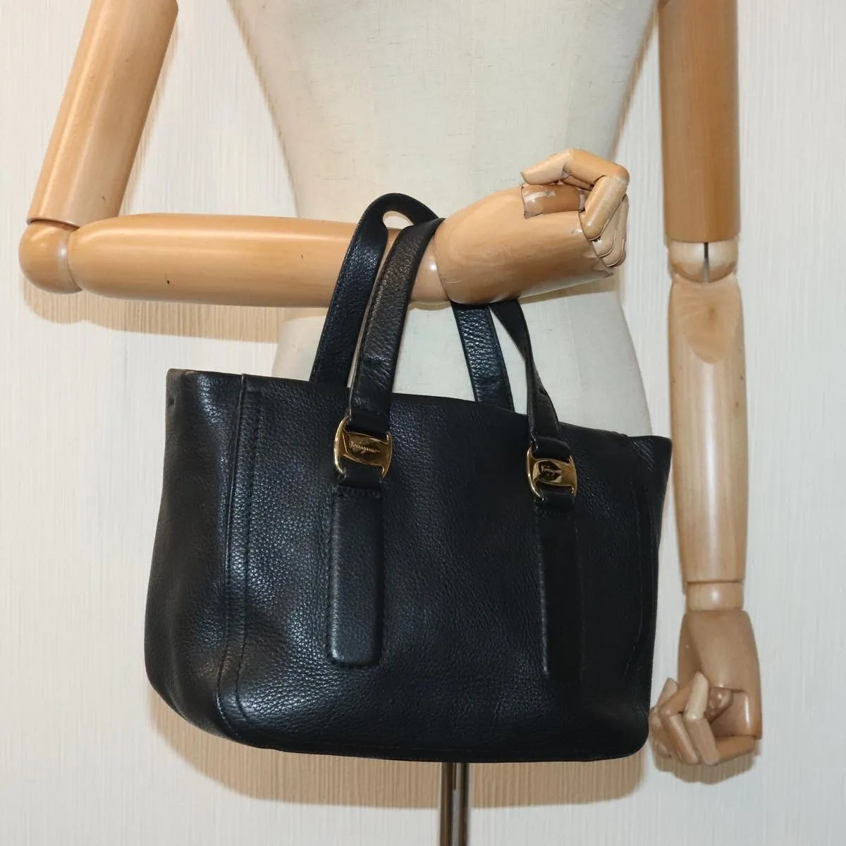 Salvatore Ferragamo Vala Leather, Black, Leather, Handbag