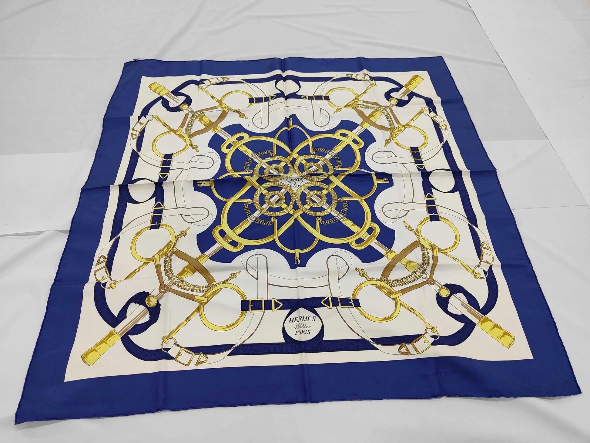 Hermes Carré 90 Silk multicolor, Multicolour, Silk, Scarf