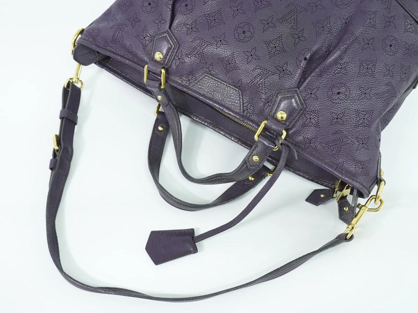 Louis Vuitton Stellar Mahina Leather, Purple, Leather, Handbag
