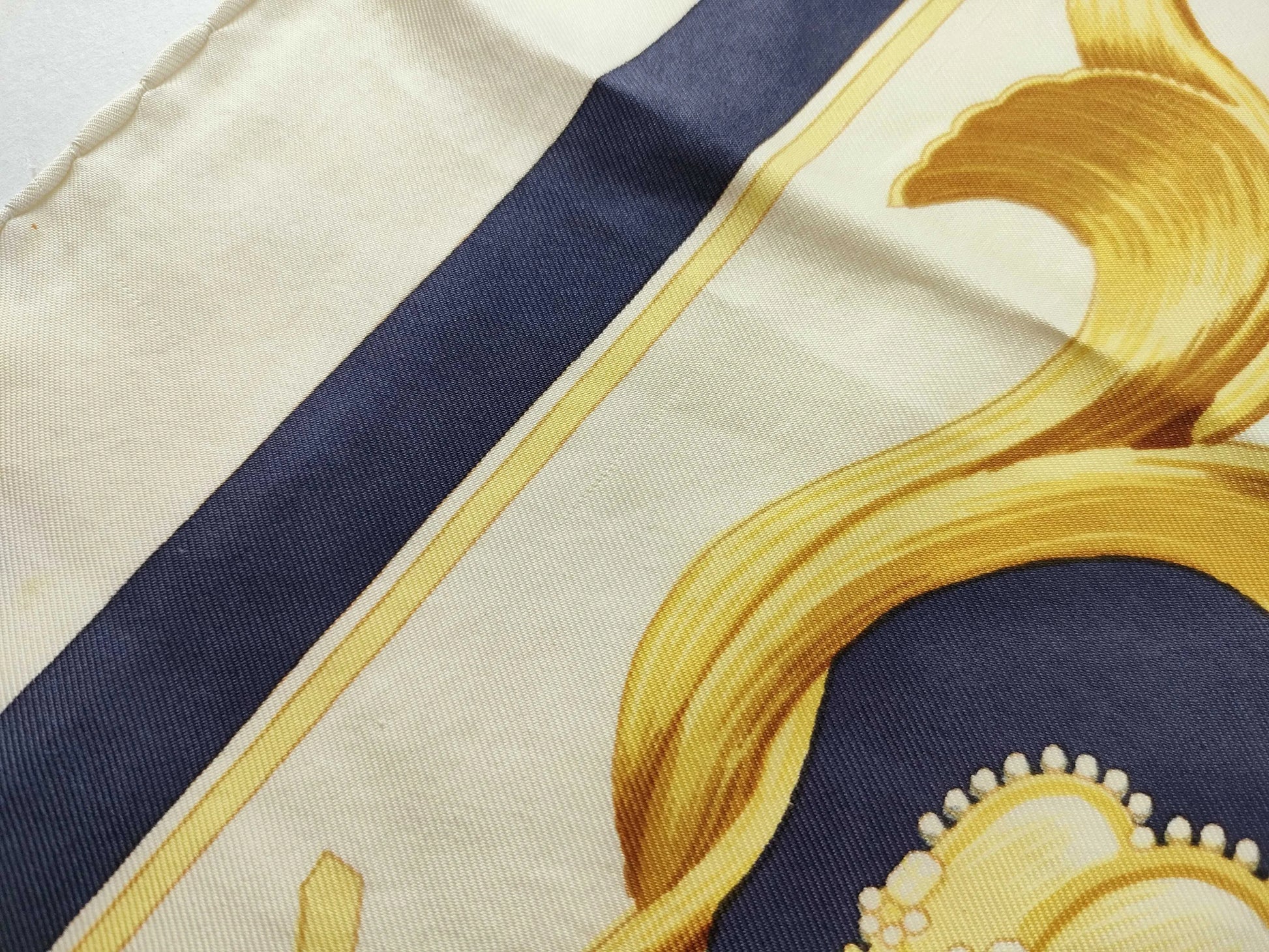 Hermes Carré 90 Silk multicolor, Multicolour, Silk, Scarf
