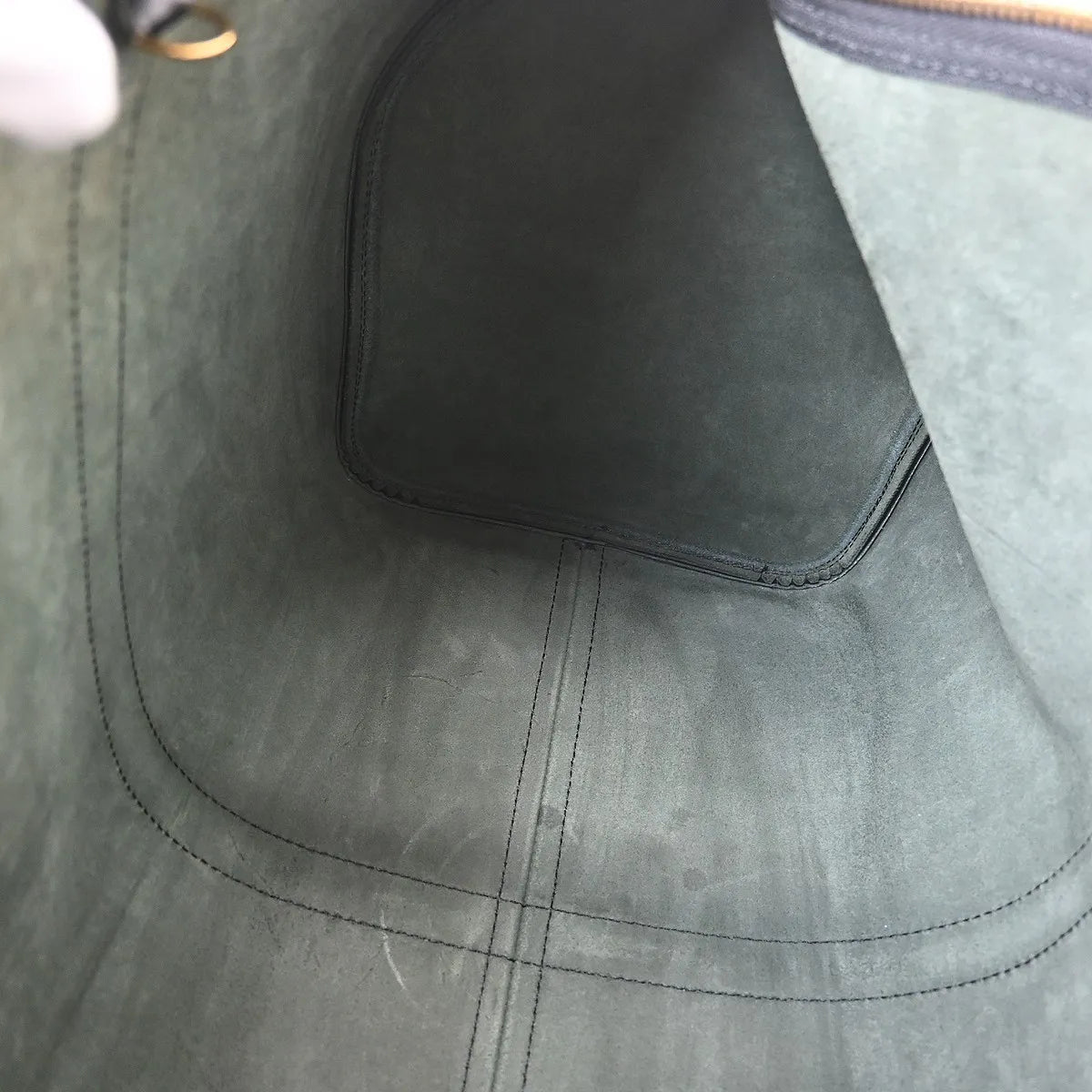 Louis Vuitton Keepall Epi, Black, Leather, Travel Bag
